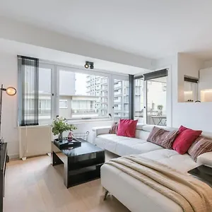 Huswell - Centrally Located In Appartement